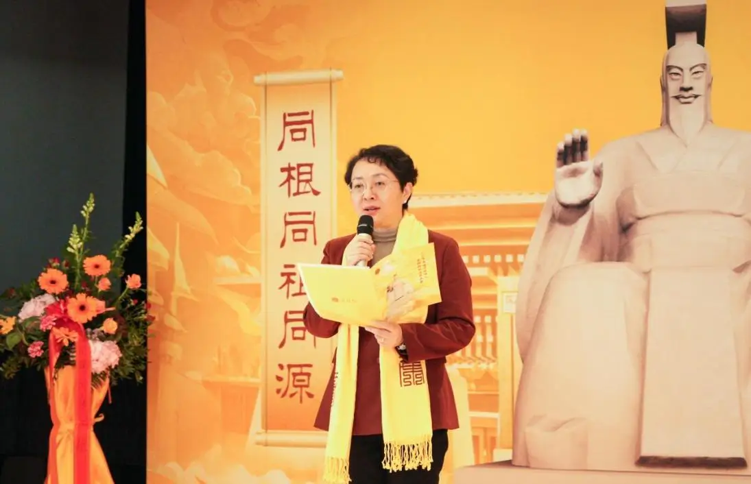 中国驻英国大使馆侨务参赞刘红梅在致辞